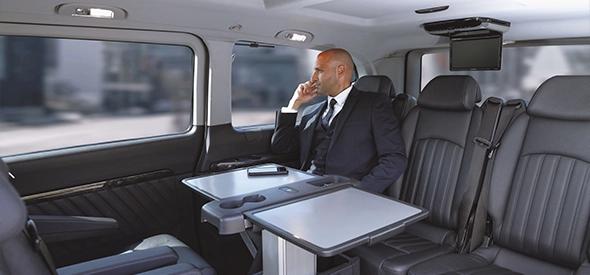 Corporate Travel in Chicago — Chicago Limos Inn