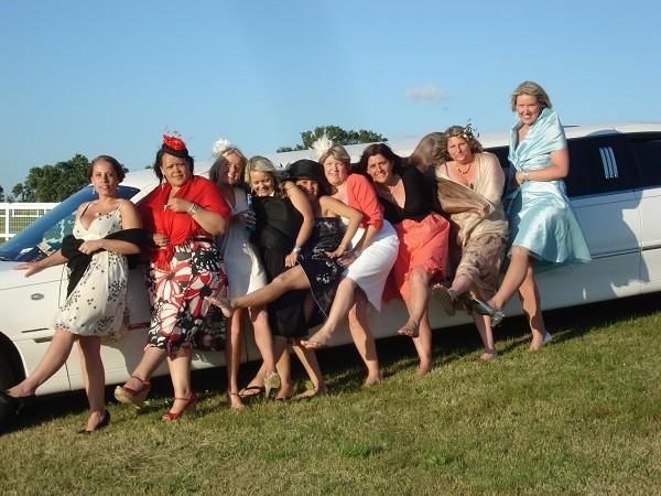 How you can have fun this summer by Hiring Limousine Services