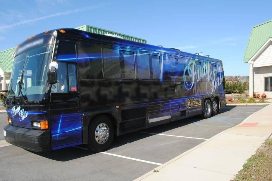 Choose a Party Bus Chicago for your Office Outing