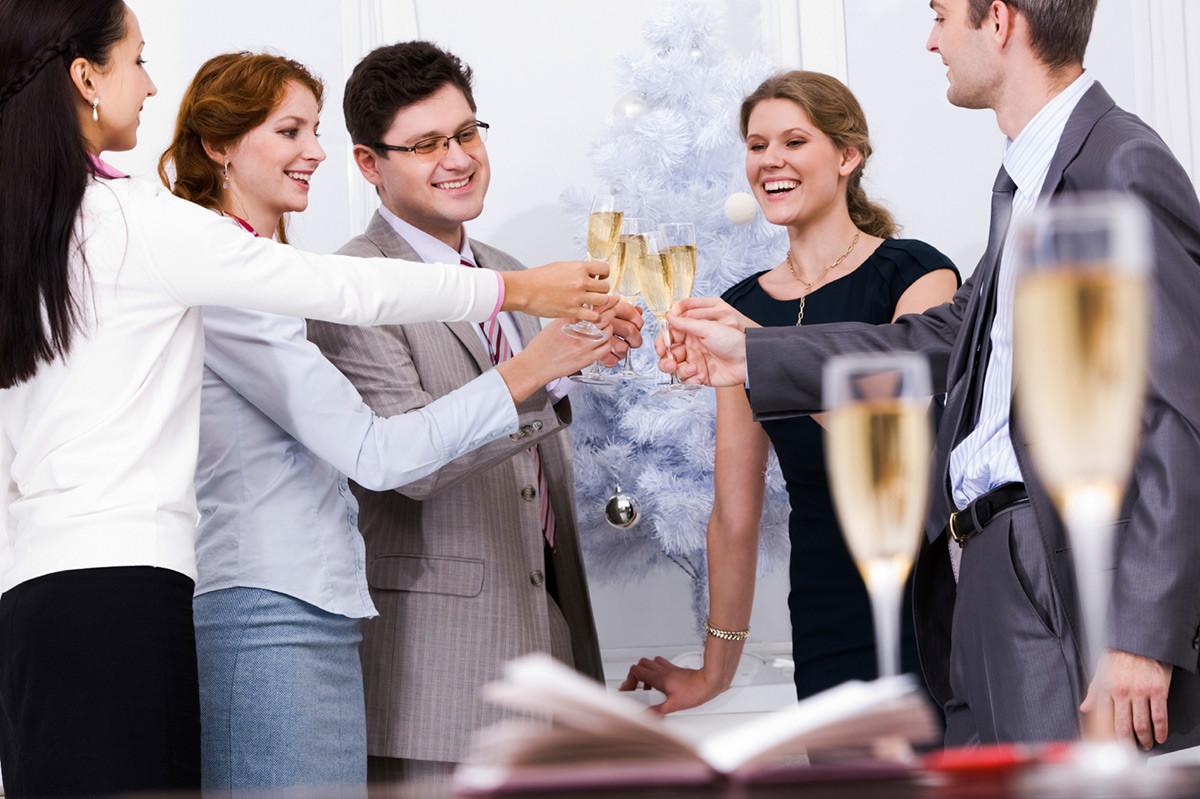 RENT A LIMO FOR YOUR COMPANY’S HOLIDAY PARTY IN CHICAGO