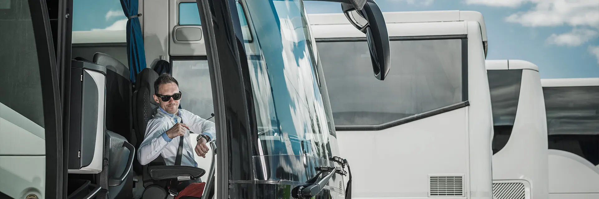 Chicago limousine and bus transportation services